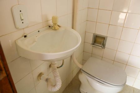 Casa de condomínio à venda com 48m², 2 quartos e 1 vagaBanheiro de Serviço