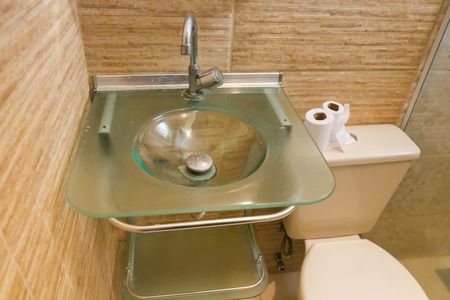 Casa de condomínio à venda com 48m², 2 quartos e 1 vagaBanheiro