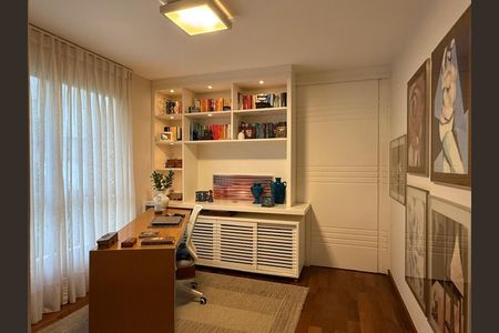 Apartamento para alugar com 218m², 3 quartos e 2 vagasQuarto