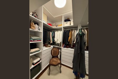 Apartamento para alugar com 218m², 3 quartos e 2 vagasQuarto