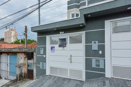 Casa à venda com 95m², 3 quartos e 2 vagas Casa à venda com 95m², 3 quartos e 2 vagasFachada