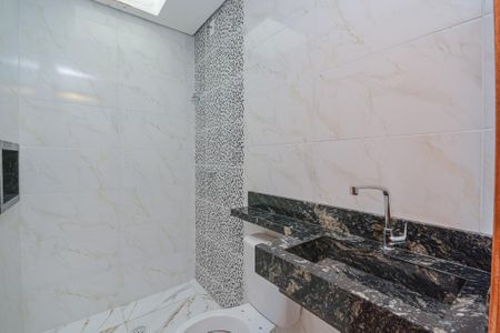 Casa à venda com 95m², 3 quartos e 2 vagas Casa à venda com 95m², 3 quartos e 2 vagasBanheiro