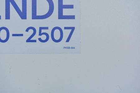 Casa à venda com 95m², 3 quartos e 2 vagas Casa à venda com 95m², 3 quartos e 2 vagasFachada