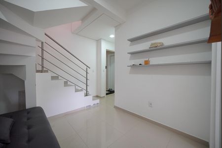 Apartamento para alugar com 75m², 2 quartos e 1 vagaSala