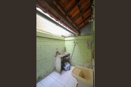 Casa para alugar com 67m², 2 quartos e 1 vagaÁrea de Serviço