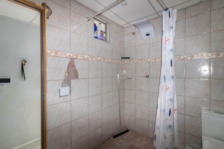 Casa para alugar com 300m², 3 quartos e 4 vagasBanheiro 