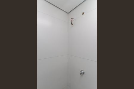 Banheiro de kitnet/studio para alugar com 1 quarto, 25m² em Vila Mazzei, São Paulo