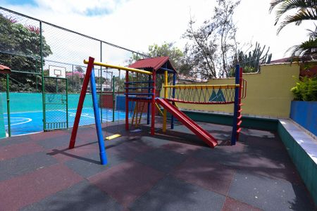 Casa de condomínio para alugar com 150m², 2 quartos e 1 vagaÁrea comum - Playground