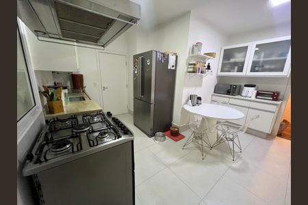 Apartamento para alugar com 142m², 3 quartos e 1 vagaCozinha