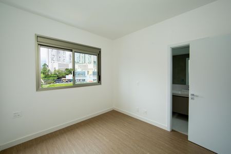 Apartamento à venda com 207m², 4 quartos e 4 vagasQUARTO4