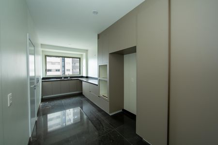 Apartamento à venda com 207m², 4 quartos e 4 vagasCOZINHA