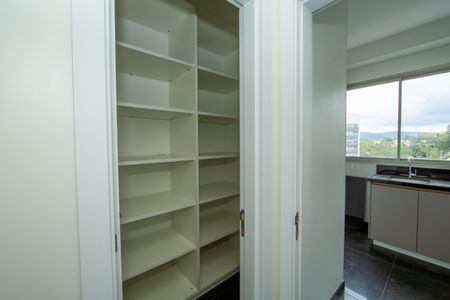 Apartamento à venda com 207m², 4 quartos e 4 vagasDESPENSA