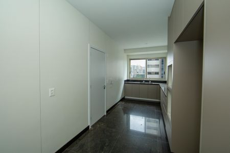 Apartamento à venda com 207m², 4 quartos e 4 vagasCOZINHA