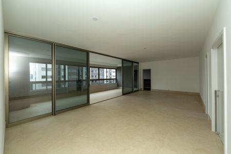 Apartamento à venda com 207m², 4 quartos e 4 vagasSALA