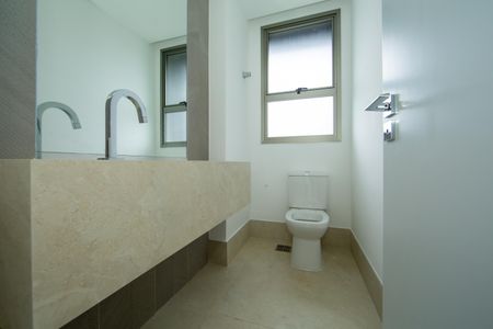 Apartamento à venda com 207m², 4 quartos e 4 vagasBANHEIRO1