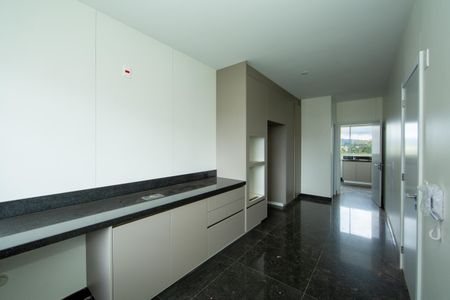 Apartamento à venda com 207m², 4 quartos e 4 vagasCOZINHA