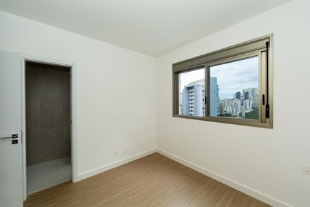 Apartamento à venda com 207m², 4 quartos e 4 vagasQUARTO3