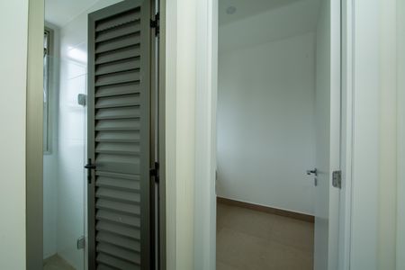 Apartamento à venda com 207m², 4 quartos e 4 vagasBANHO E QUARTO DE EMPREGADA