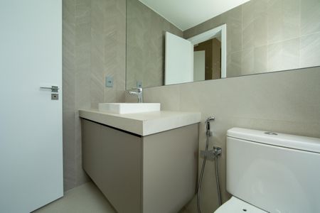 Apartamento à venda com 207m², 4 quartos e 4 vagasBANHEIRO3