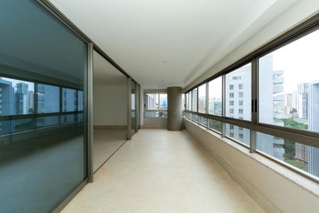 VARANDA de apartamento à venda com 4 quartos, 207m² em Vila das Flores, Nova Lima
