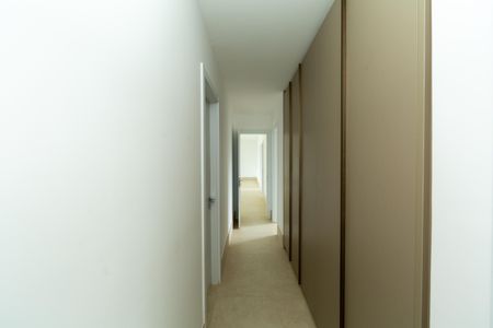 Apartamento à venda com 207m², 4 quartos e 4 vagasCORREDOR