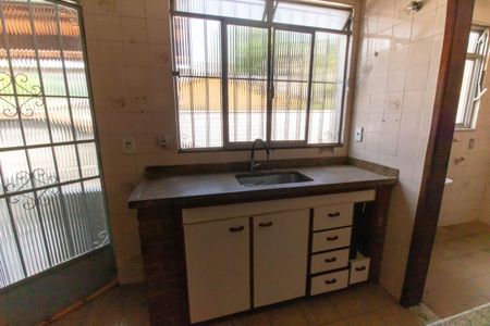 Casa à venda com 500m², 4 quartos e 5 vagas Casa à venda com 500m², 4 quartos e 5 vagasCozinha