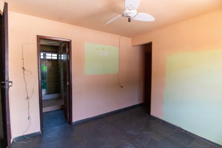 Casa à venda com 500m², 4 quartos e 5 vagas Casa à venda com 500m², 4 quartos e 5 vagasSuíte 1