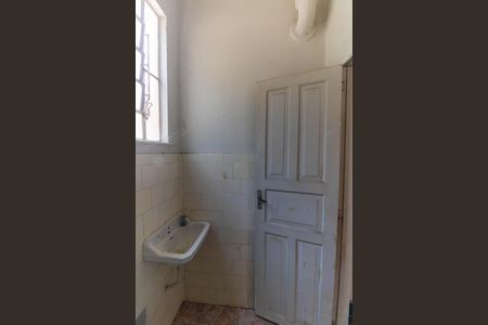 Casa à venda com 500m², 4 quartos e 5 vagas Casa à venda com 500m², 4 quartos e 5 vagasBanheiro de serviço