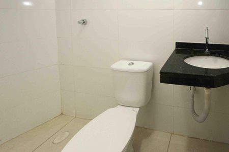 Apartamento à venda com 46m², 2 quartos e sem vaga Apartamento à venda com 46m², 2 quartos e sem vagaBanheiro