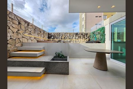 Apartamento à venda com 203m², 4 quartos e 3 vagasPiscina privativa 