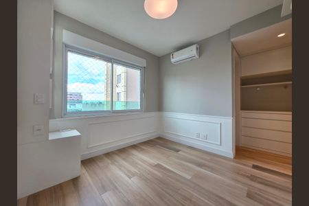 Apartamento à venda com 203m², 4 quartos e 3 vagasQuarto Suíte 1