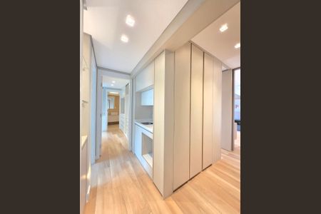 Apartamento à venda com 203m², 4 quartos e 3 vagasCorredor Apoio e Roupeiro