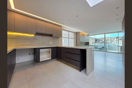 Apartamento à venda com 203m², 4 quartos e 3 vagasCozinha 