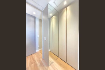 Apartamento à venda com 203m², 4 quartos e 3 vagasQuarto 4 armário 