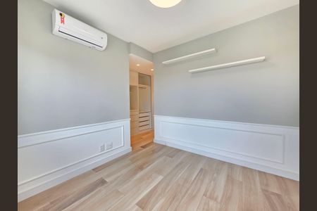 Apartamento à venda com 203m², 4 quartos e 3 vagasQuarto Suíte 1