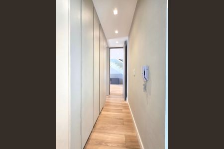 Apartamento à venda com 203m², 4 quartos e 3 vagasCorredor roupeiro 