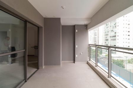 Apartamento à venda com 79m², 2 quartos e 1 vaga Apartamento à venda com 79m², 2 quartos e 1 vagaVaranda