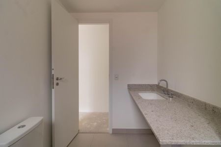 Apartamento à venda com 79m², 2 quartos e 1 vaga Apartamento à venda com 79m², 2 quartos e 1 vagaBanheiro da Suíte 2