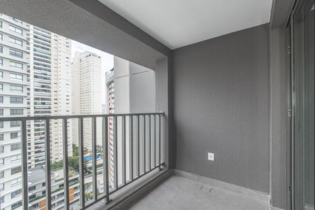 Studio para alugar com 30m², 1 quarto e sem vaga Studio para alugar com 30m², 1 quarto e sem vagaVaranda Studio