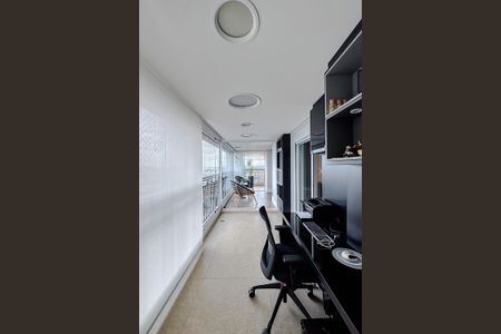 Apartamento à venda com 380m², 3 quartos e 6 vagasVaranda da Suíte 2