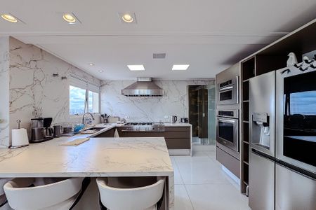 Apartamento à venda com 380m², 3 quartos e 6 vagasCozinha