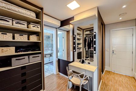 Apartamento à venda com 380m², 3 quartos e 6 vagasSuíte