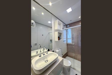 Apartamento à venda com 380m², 3 quartos e 6 vagasBanheiro da Suíte 2