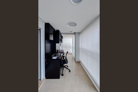 Apartamento à venda com 380m², 3 quartos e 6 vagasVaranda da Suíte 2