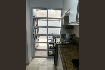 Casa de condomínio à venda com 68m², 2 quartos e 2 vagasCozinha