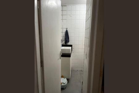 Casa de condomínio à venda com 68m², 2 quartos e 2 vagasBanheiro