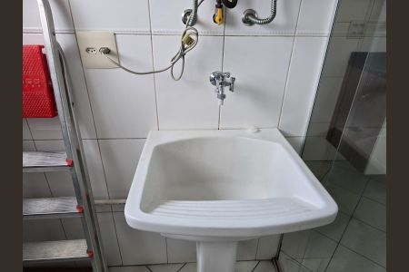 Apartamento para alugar com 64m², 2 quartos e 1 vagaÁrea de Serviço