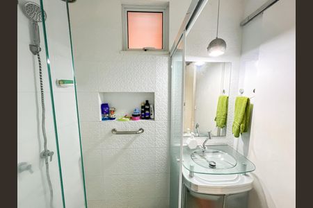 Apartamento à venda com 84m², 2 quartos e 1 vaga Apartamento à venda com 84m², 2 quartos e 1 vagaBanheiro