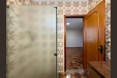 Casa à venda com 215m², 4 quartos e 3 vagas Casa à venda com 215m², 4 quartos e 3 vagasBanheiro Suíte