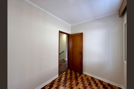 Casa à venda com 215m², 4 quartos e 3 vagas Casa à venda com 215m², 4 quartos e 3 vagasQuarto 2